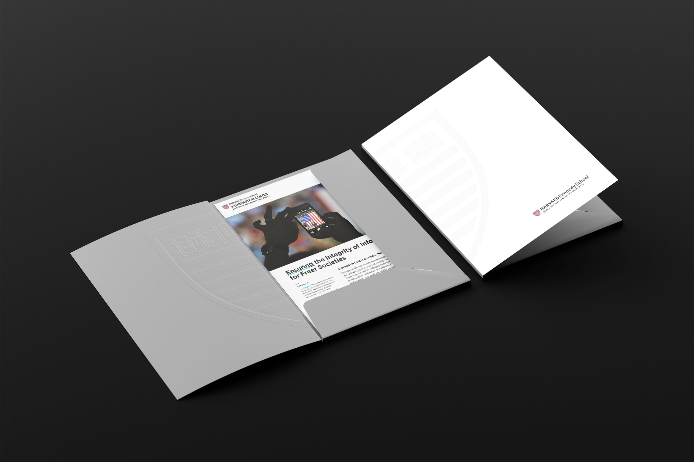 Folder_Mockup_3